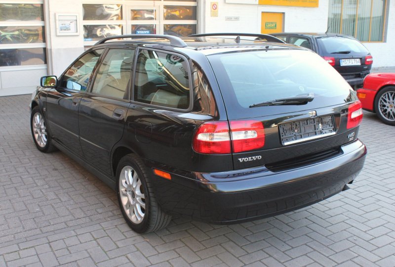 Volvo v40 универсал