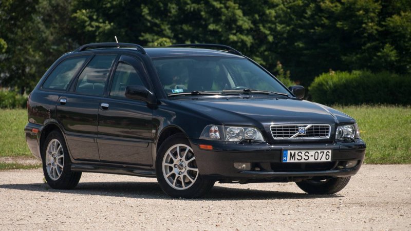 Volvo v40 универсал