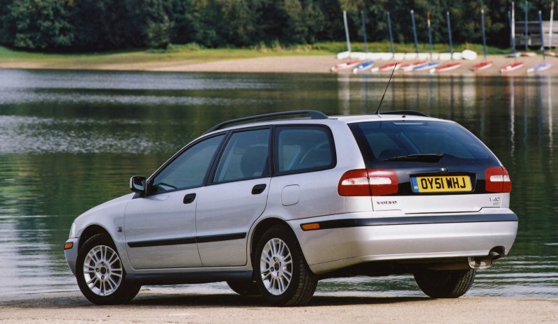Volvo v40 1998 универсал