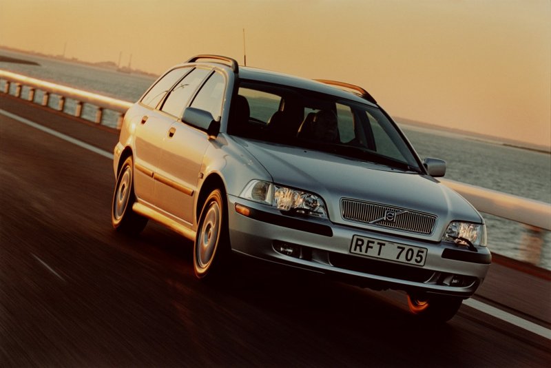 Volvo v40 1