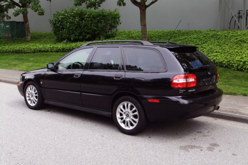 Volvo v40 универсал 2004
