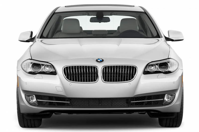 BMW на прозрачном фоне спереди