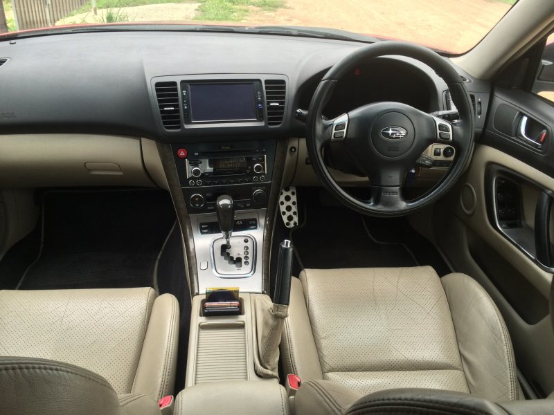 Subaru Legacy 2005 салон
