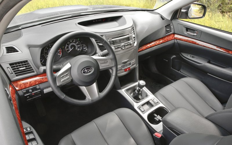 Subaru Legacy салон