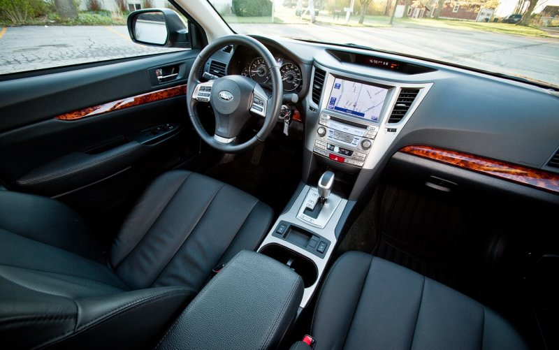 Subaru Legacy 2011 салон