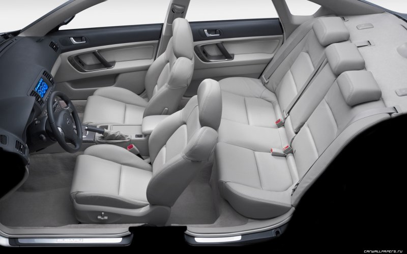 Subaru Legacy 2004 универсал салон