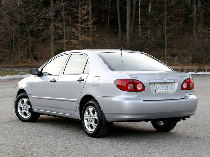 Toyota Corolla e120 седан