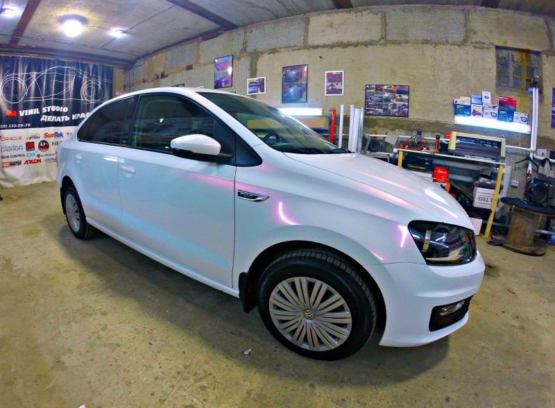 Volkswagen Polo белый перламутр