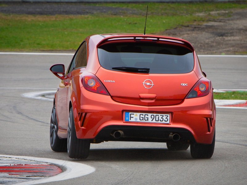 Opel Корса салон сзади