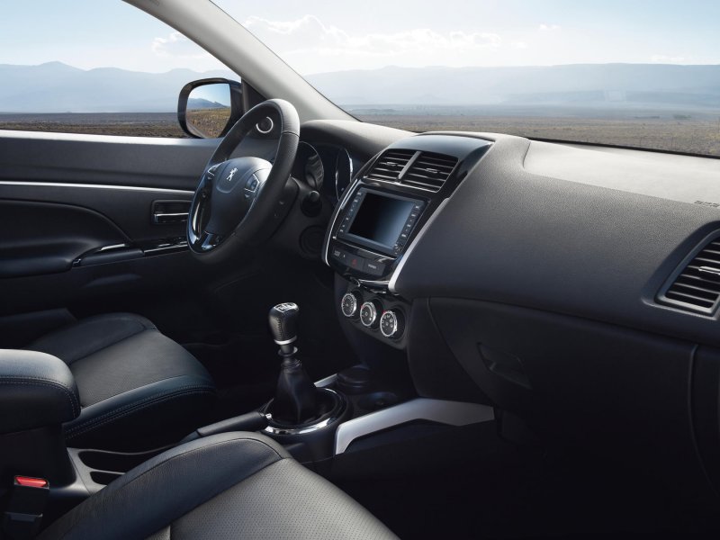 Peugeot 4008 салон