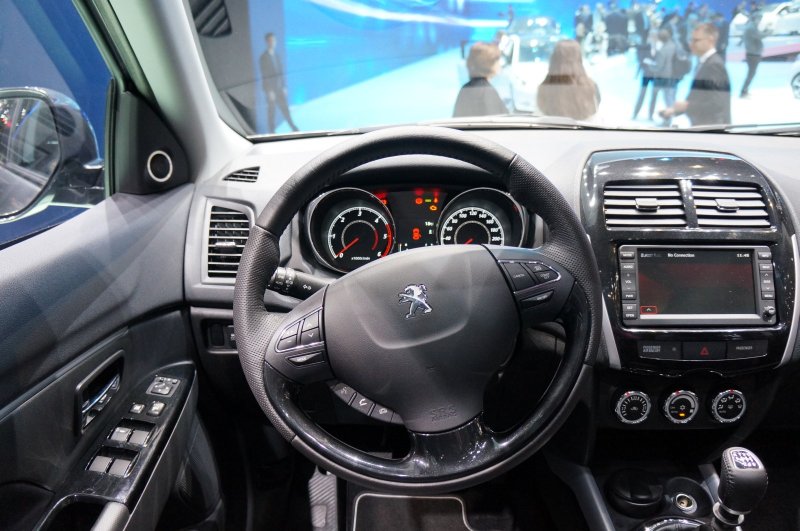Peugeot 4008 2013 Interior