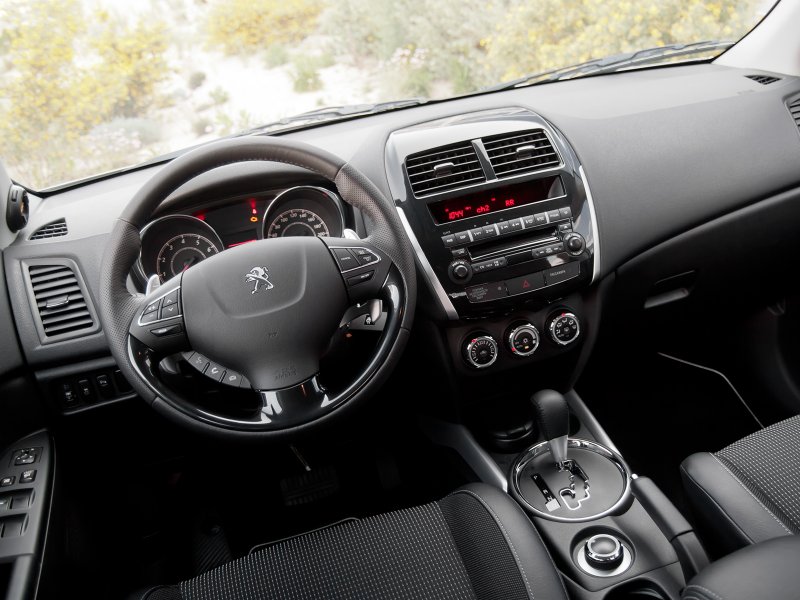 Peugeot 4008 2013 Interior