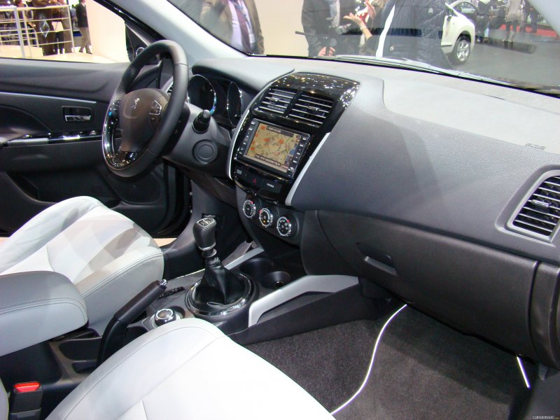 Peugeot 4008 2.0 CVT, 2012 салон