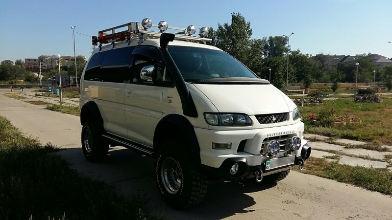 Мицубиси Делика l400