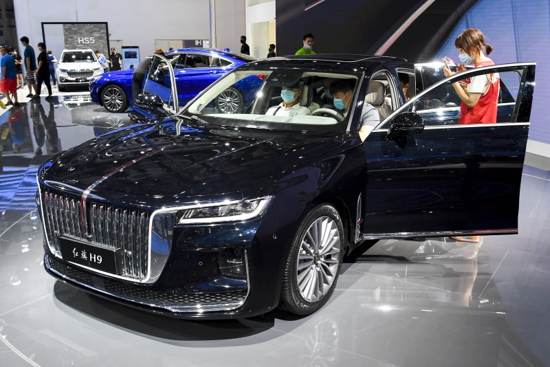 Машина Hongqi h9