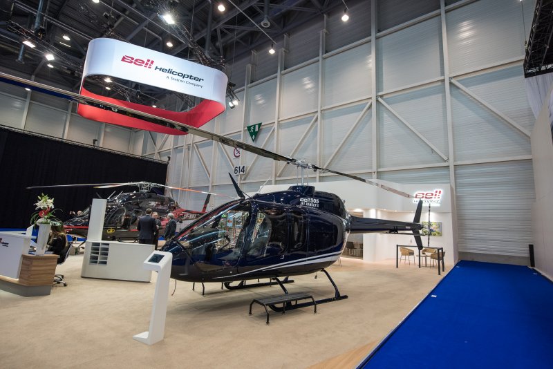 Работа вертолета Bell 505 в сельском хозяйстве и промышленности