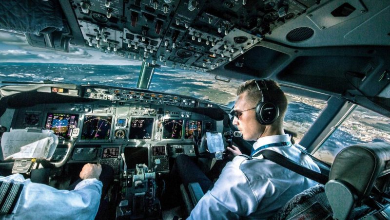Пилот 737 Григорий Захаров