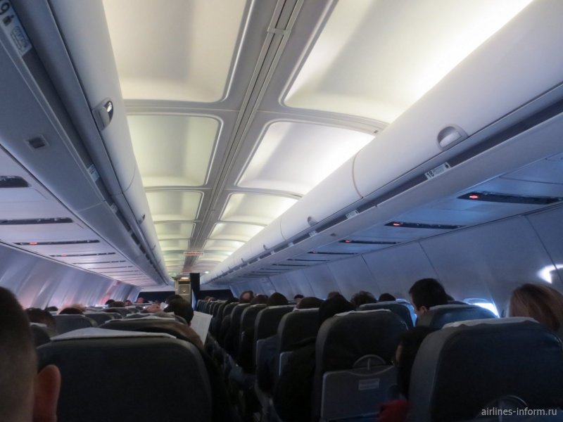 Боинг 737 524 ЮТЭЙР