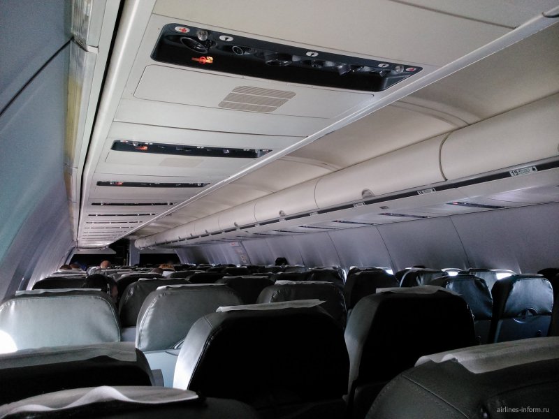 Боинг 737 ЮТЭЙР