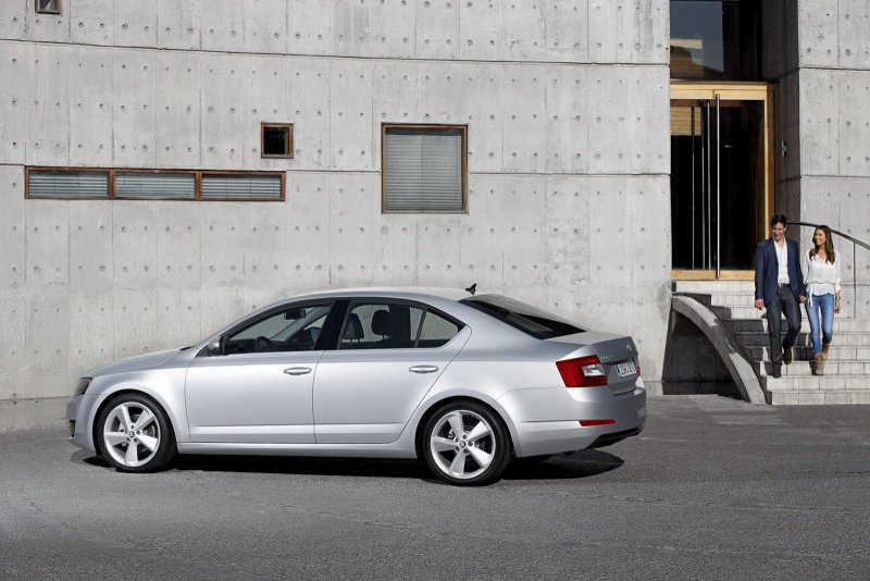 Škoda Octavia a7 черная