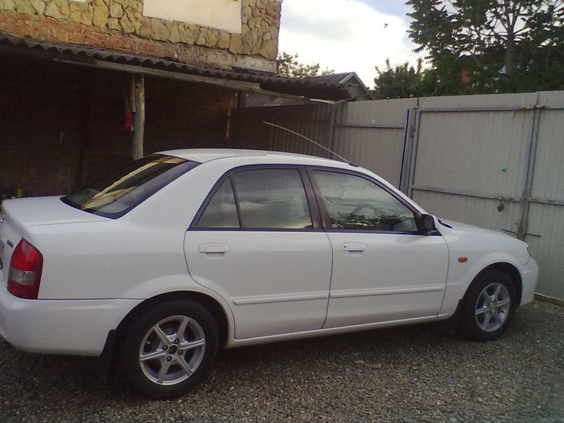 Mazda familia
