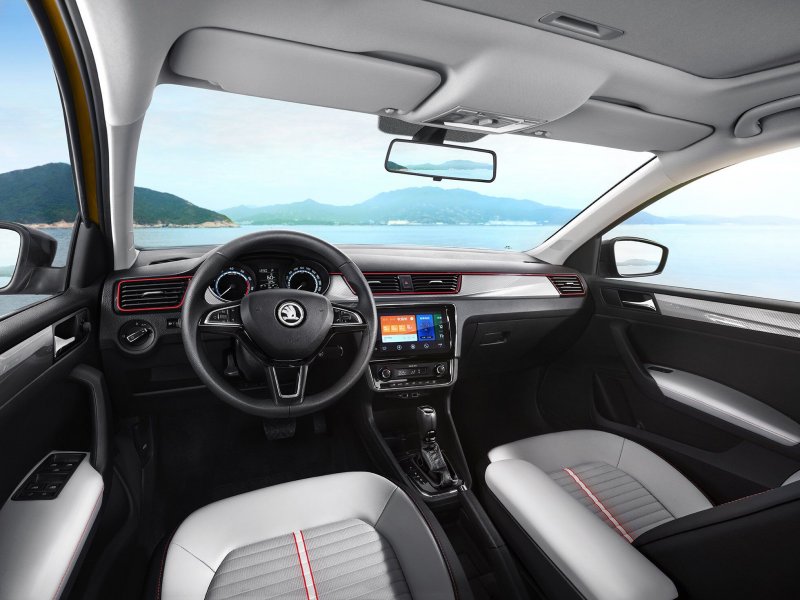 Skoda Rapid 2015 салон