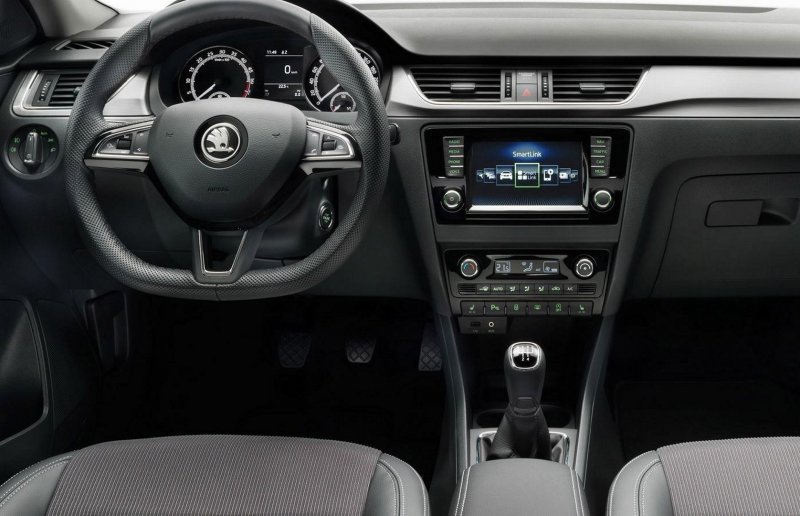 Skoda Рапид 2017 салон