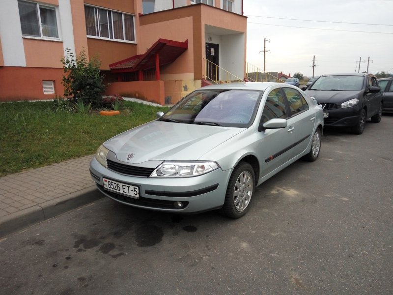 Рено Лагуна 2001 года