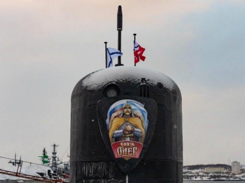 Подводная лодка всплытие