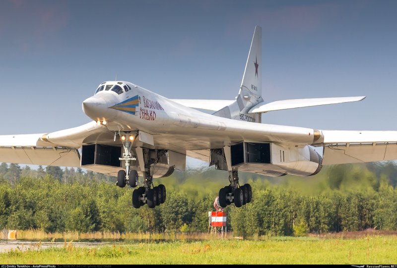 Бомбардировщик ту-160