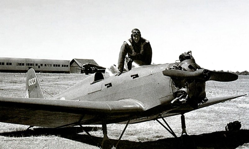 Учебно-тренировочный самолет УТ-2