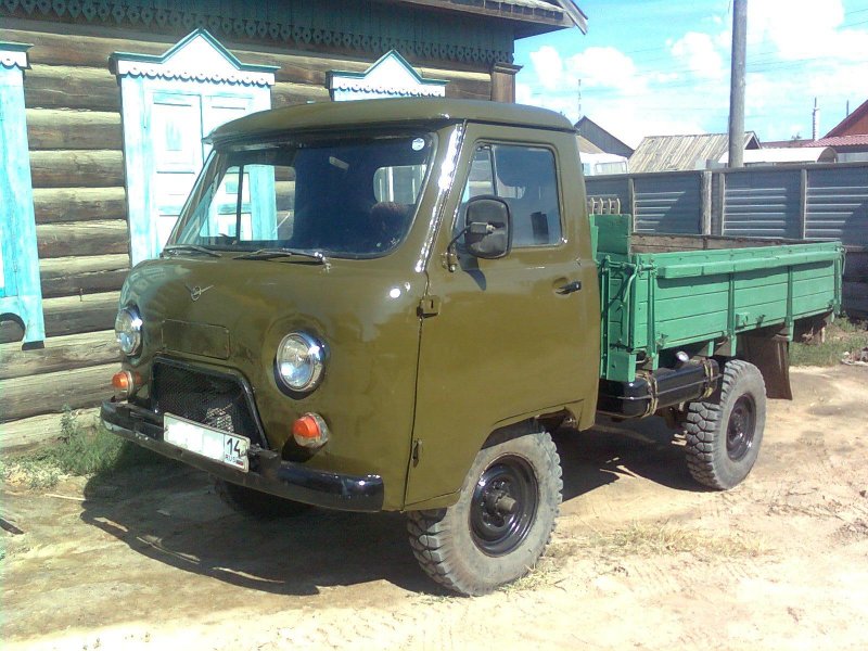 УАЗ грузовой бортовой 330365
