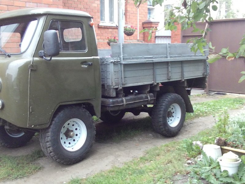 УАЗ 3303 бортовой