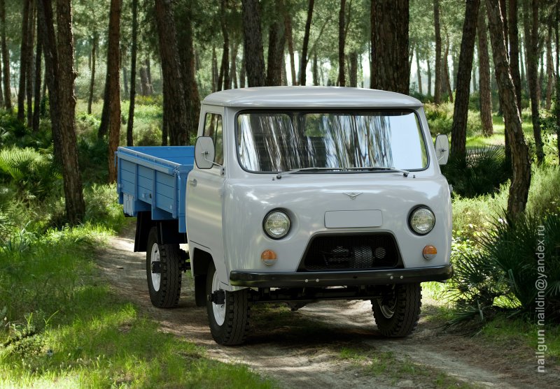 УАЗ 3303 бортовой