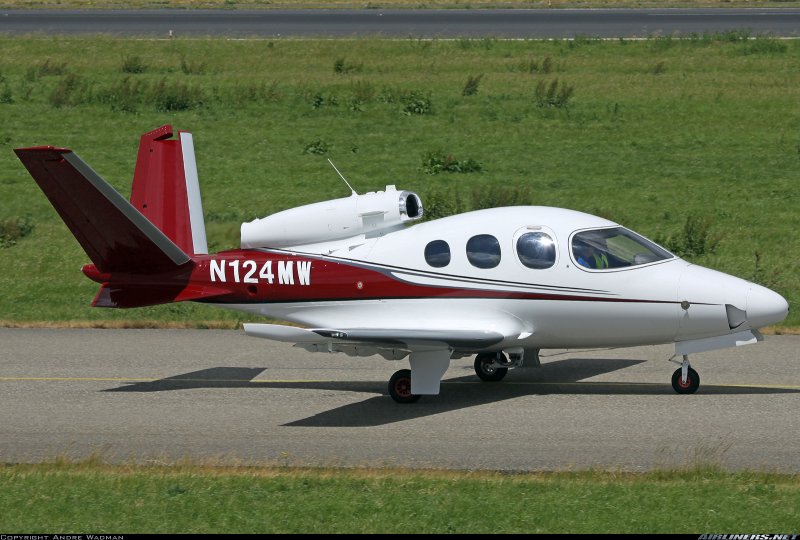 Cirrus sf50