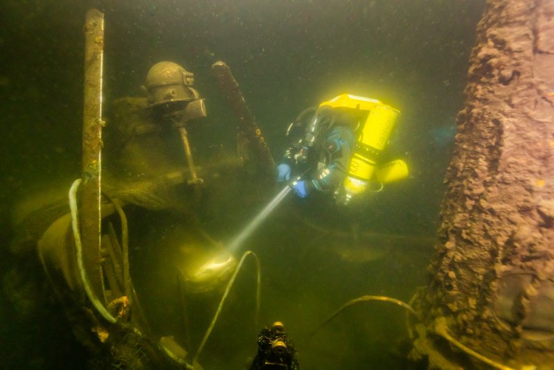 Подводные пещеры