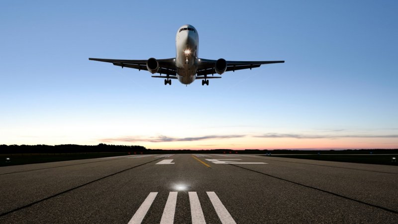 Летать на самолете