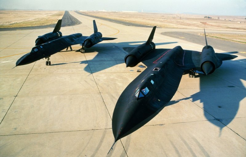 Самолет SR 71 Blackbird черный Дрозд