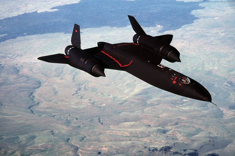 Самолет-разведчик SR-71 Blackbird