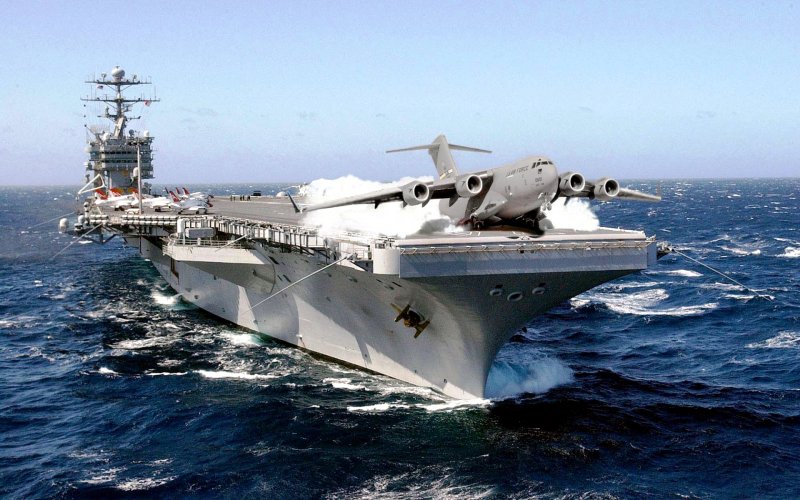 Авианосец Джон Стеннис