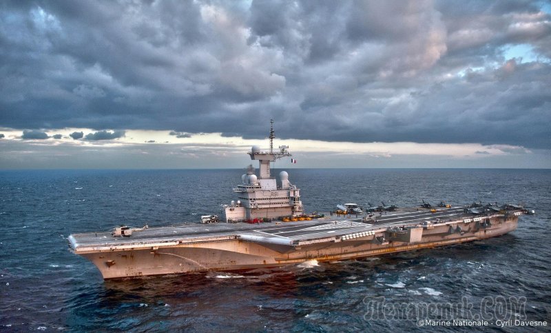 Атомный авианосец Шарль де Голль
