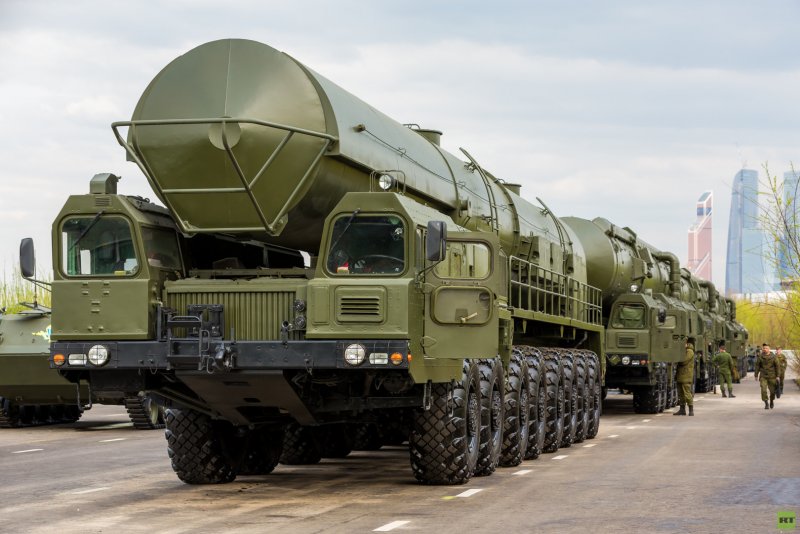 Тягач МЗКТ-79221