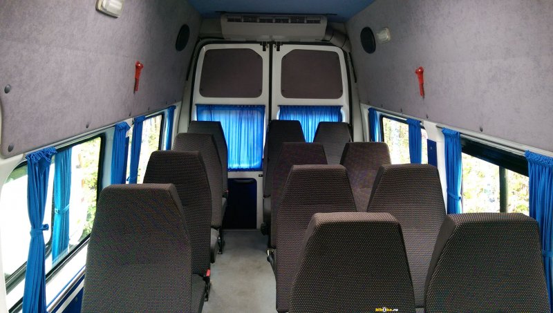 Салон пассажирского Форда Транзит 2011