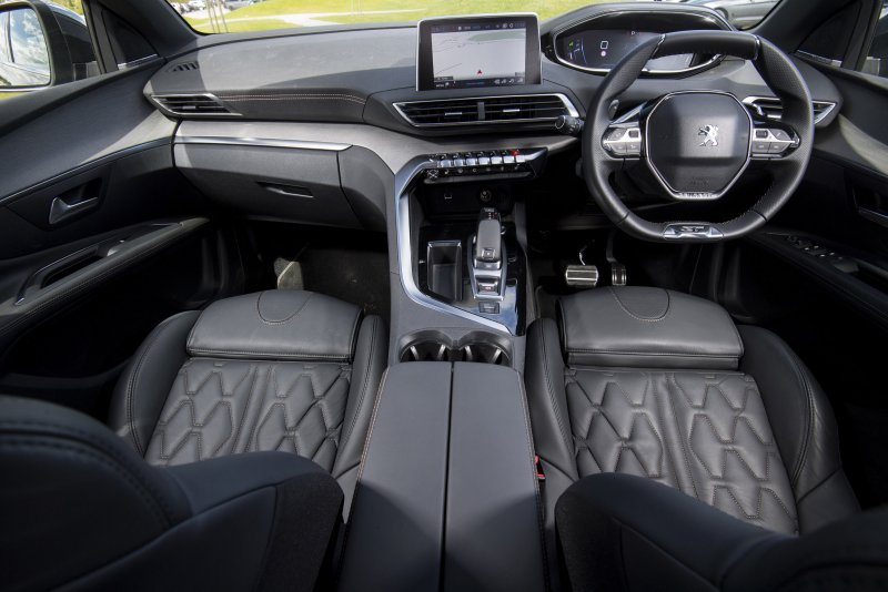 Peugeot 3008 2017 салон