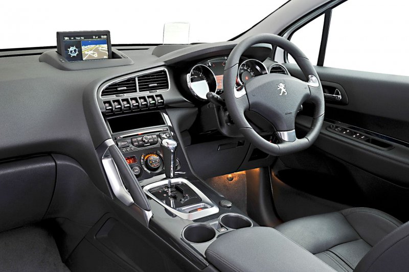 Peugeot 3008 2021 салон