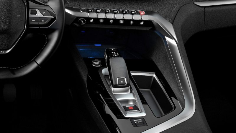 Пежо 3008 2021 салон