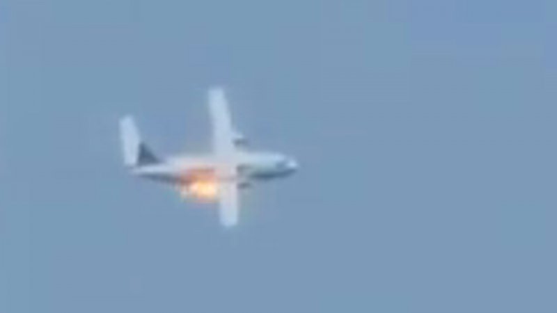 Военно транспортный самолет