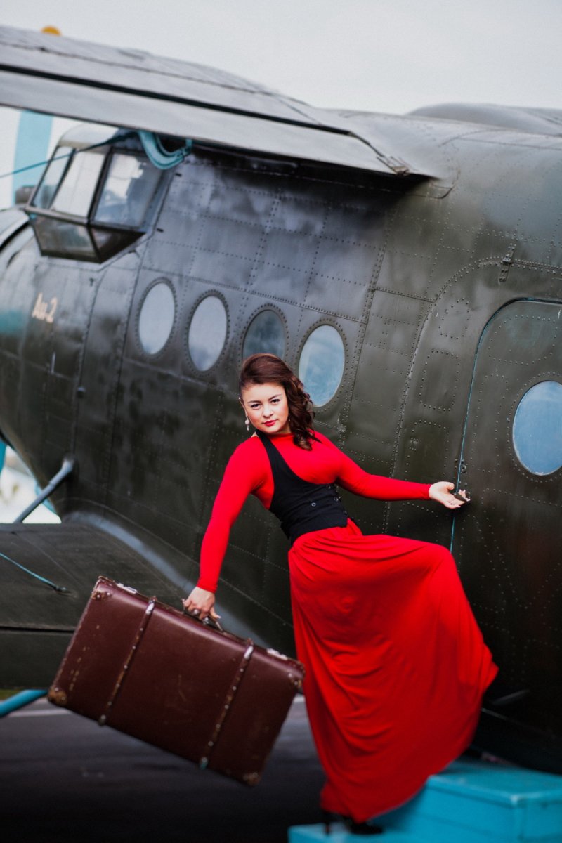 Девушки в лётных костюмах
