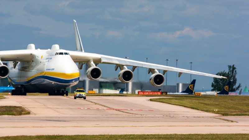 Самолет Мрия АН-225