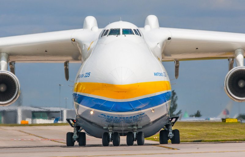 Самолет Мрия АН-225